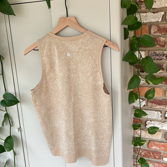 Lululemon Tank - Picture 5 of 5